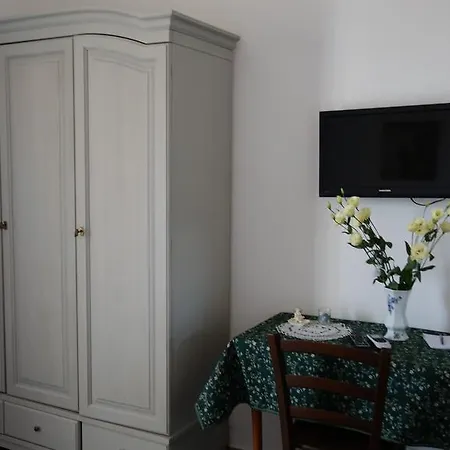 Compass לינה וארוחת בוקר ורונה