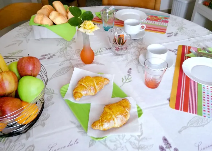 فندق مبيت وإفطار Compass فيرونا